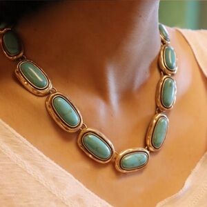 🆕 Elegant Turquoise and Gold Necklace